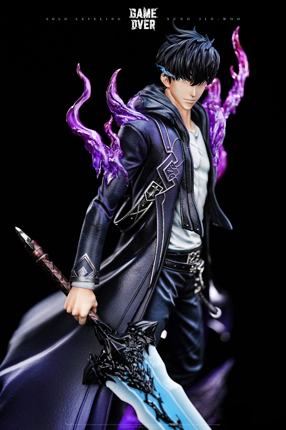 Solo Leveling Game Over Studio Sung Jin Woo 1/6 LED resin statue - upper body detail